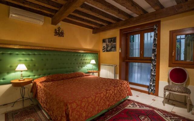 Fenice Apartments in Venice - Sant'Angelo