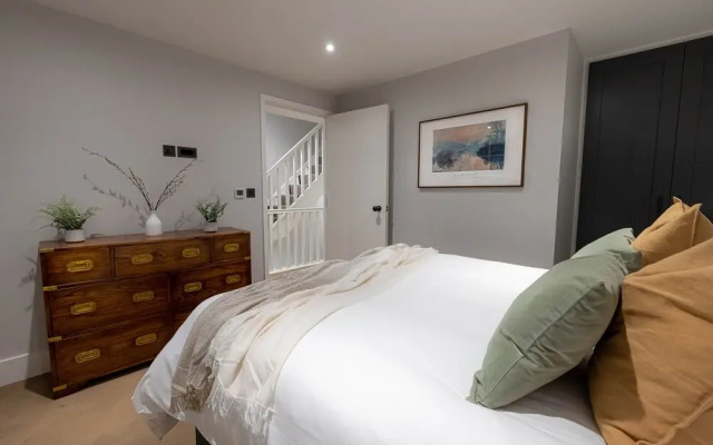 Three Bed Apts near Spitalfields Mkt