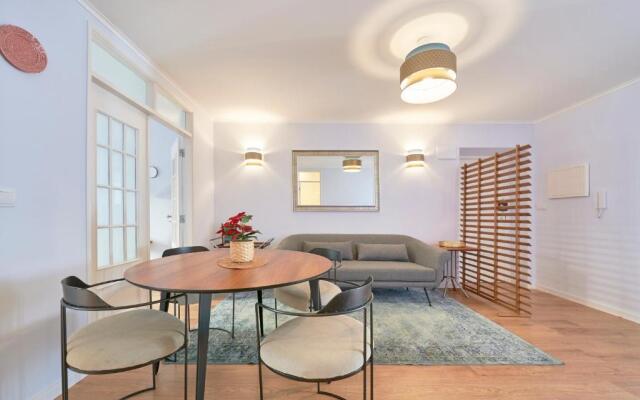Amazing Terrace and Riverview in Historical Lisbon