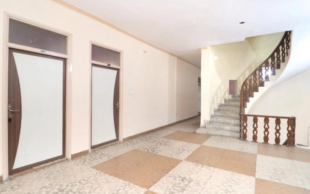 Oyo 27893 Sita Niwas Parking