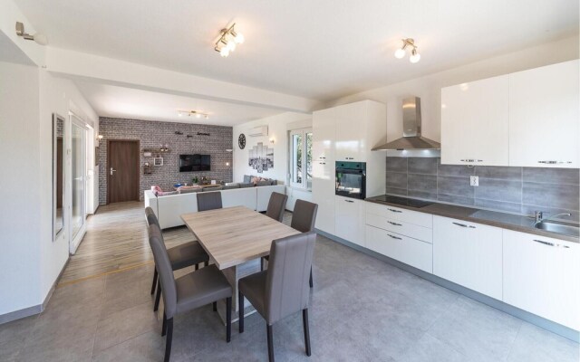 Nice Home in Kastel Stafilic With Wifi and 3 Bedrooms