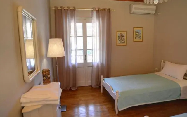 Chrisa's House