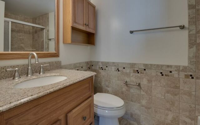 Capri 1710 - 2 Br Condo