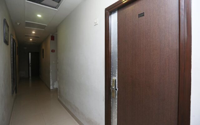 Gujral Hotel By OYO Rooms