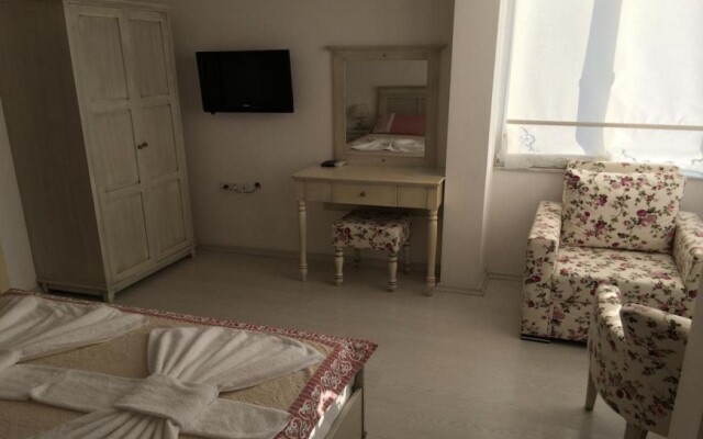 Elda Koyici Alacatı