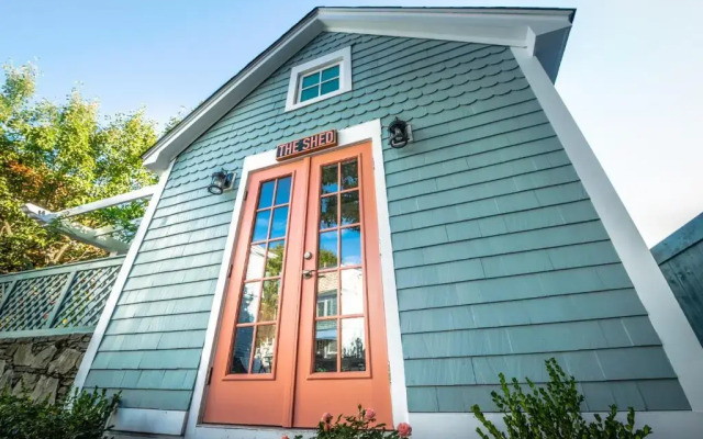 Town & Tide Inn