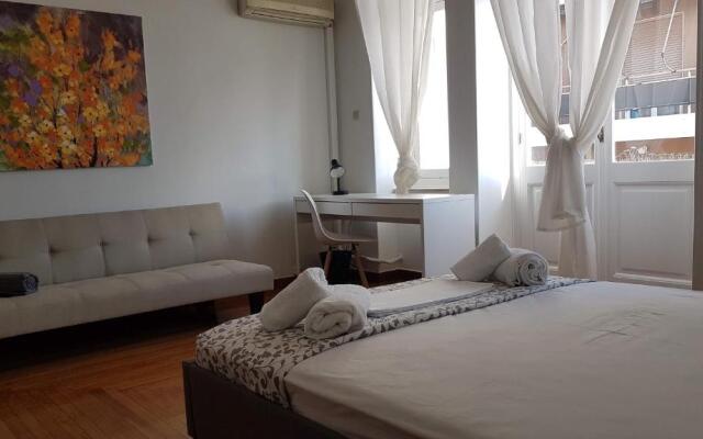 Ionian Apartment- Athens Center, 6 Bd, 2.5 Bath