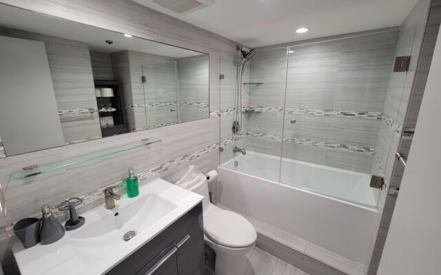 Alexander 1121 3 Bedroom Apts by RedAwning