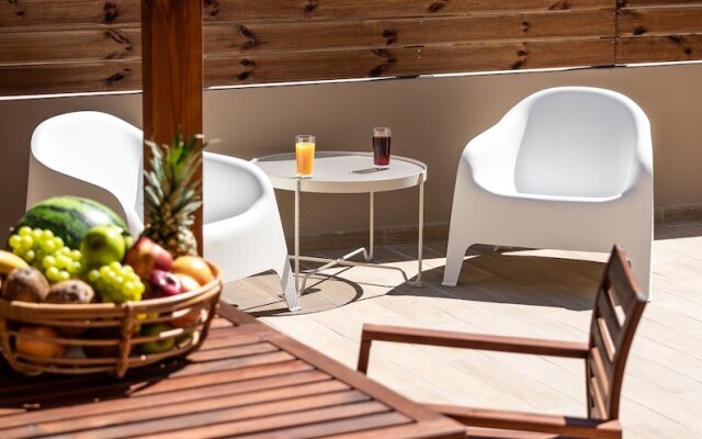 Nemeseos 82m² homm Apartment with Roof Garden and Pool