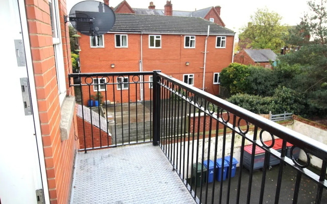 Doncaster Central Apartment Sleeps 5 Very Quiet