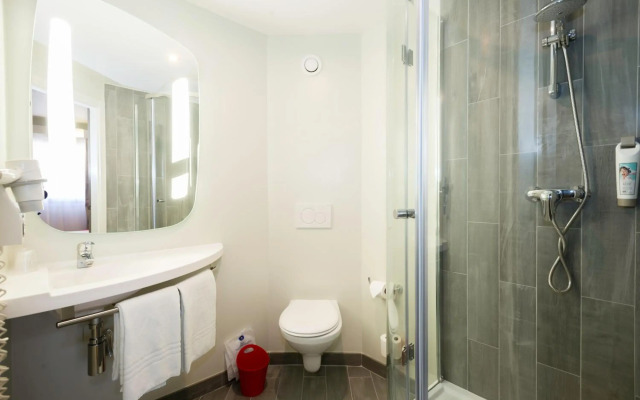 ibis Granada