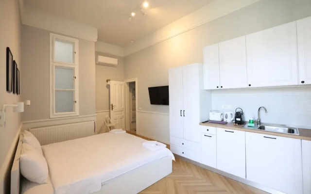 Carol Residence