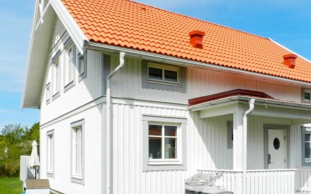 8 Person Holiday Home in Fiskebäckskil