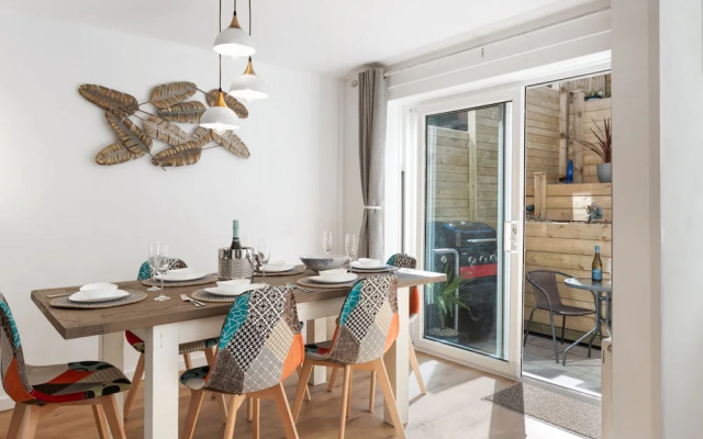 Ty Hapus - Close to Beach and Town