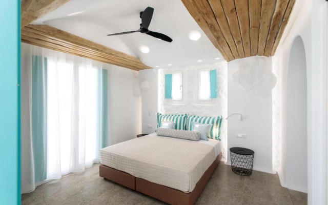 Majo Suites Hotel
