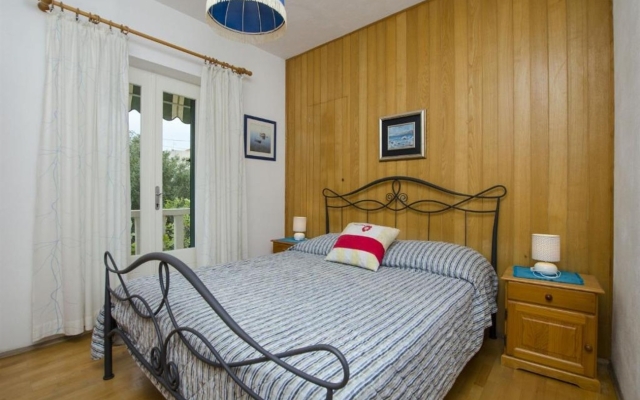 Apartment Sim - 130 m from sea: A2 Crveni Bol, Island Brac
