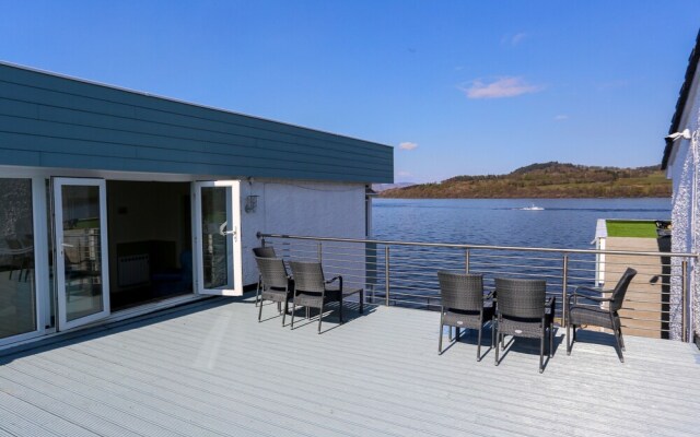 Duck Bay Hotel  Restaurant