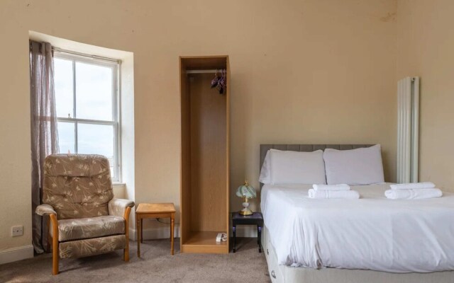 Cosy 2 Bedroom in Edinburgh Old Town