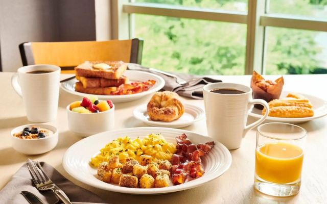Holiday Inn Grand Rapids Airport by IHG