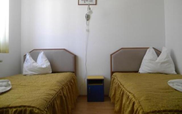 Hotel River