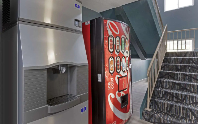 Quality Inn Newton at I-80