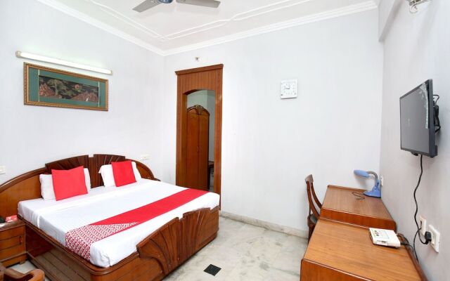 OYO 17381 Hotel City Look