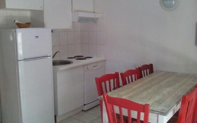 Maison Salavas, 4 Pièces, 8 Personnes - Fr-1-382-116