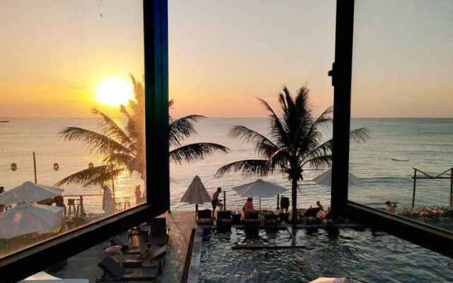 Palmy Beach Club Resort