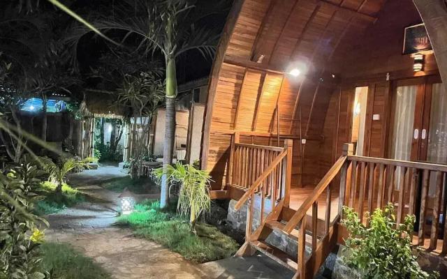 Made Taro Menjangan Homestay