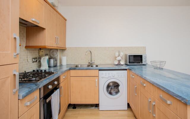 2 Bedroom Flat With Views of Arthurs Seat