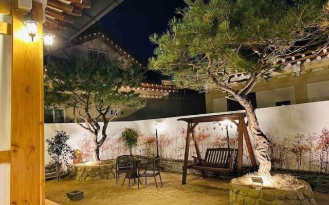 Adam Guesthouse