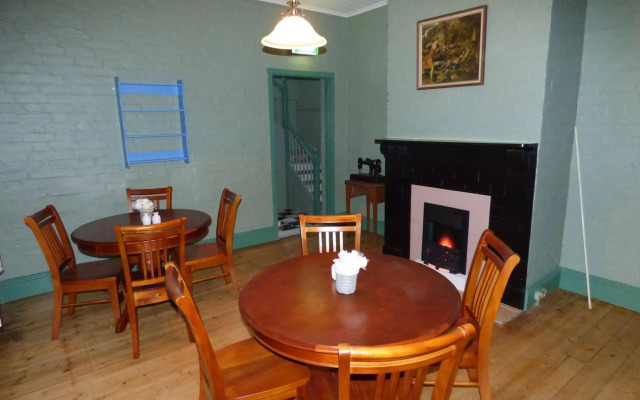 Tenterfield Lodge and Caravan Park
