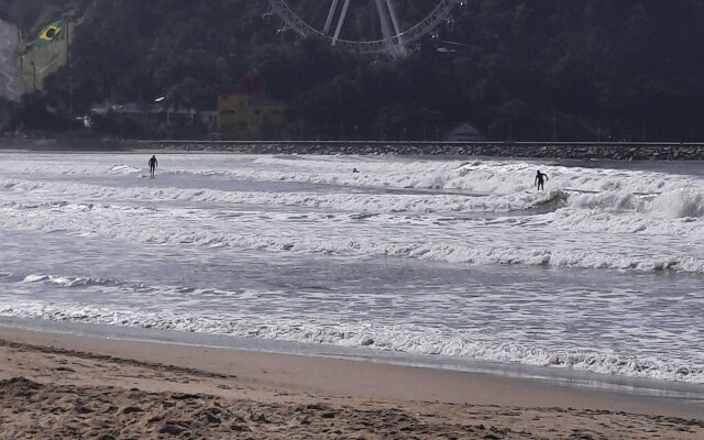 Amplo Apto 2sui+1Q Vista Mar 50m da Praia