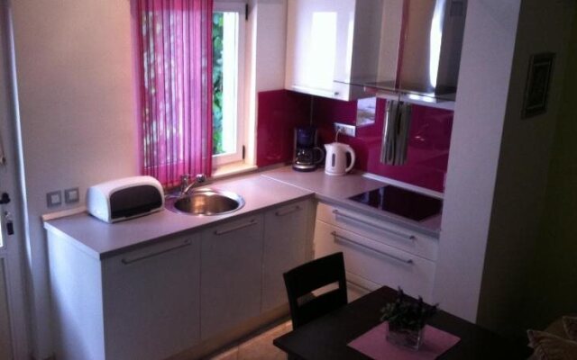 Pansion & Apartments Sidro