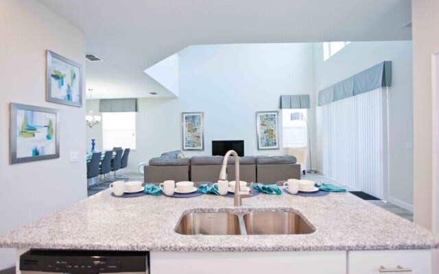 4839 Kings Castle Circle 5 Bedroom Home