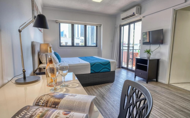 Central Brunswick Apartment Hotel
