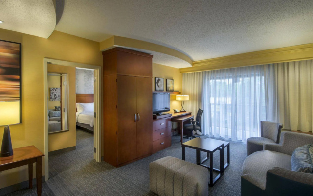 Courtyard by Marriott Greensboro Airport