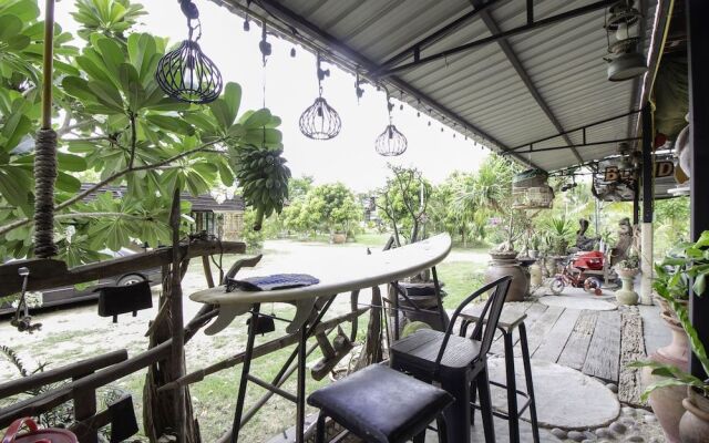 999 Baan Pak Rom Ruen