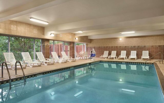 Country Inn & Suites by Radisson, Newnan, GA