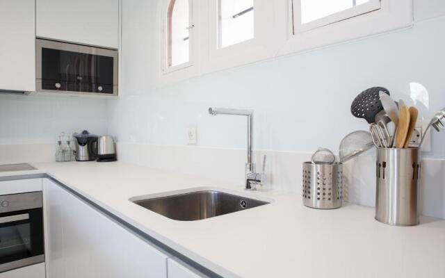 Expo Apartment Golden Mile – 5 min walk to beach