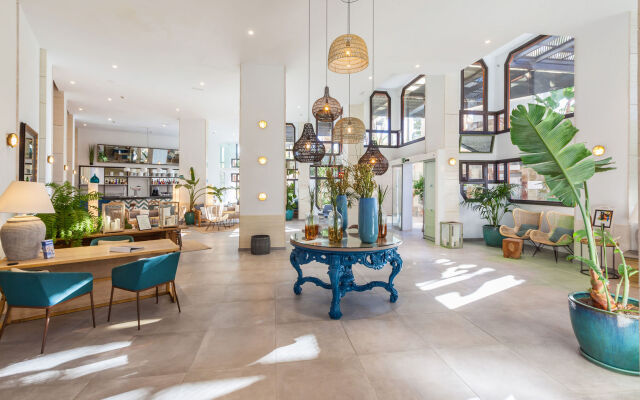Corallium Beach by Lopesan Hotels - Adults Only