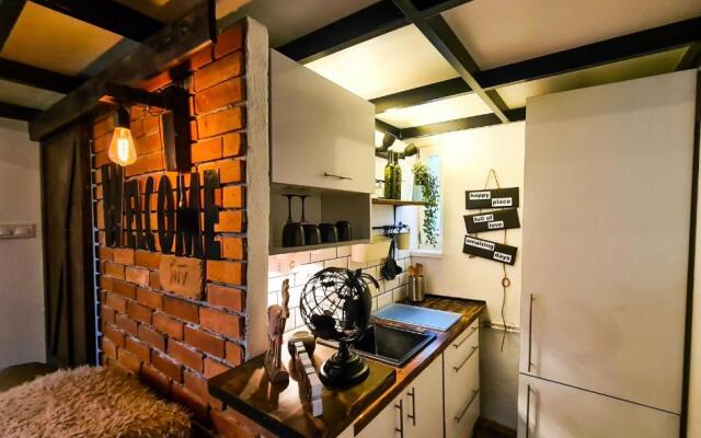 Rustic flat with perfect location (city center)