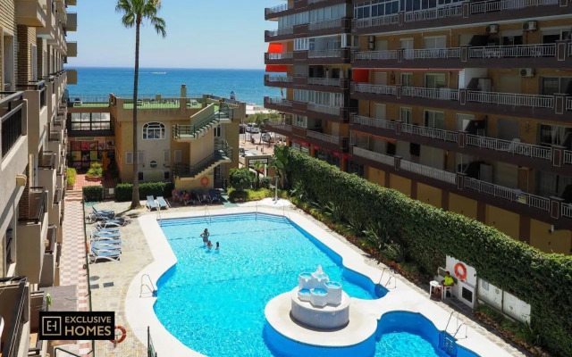 Estupendo piso en primera linea de playa; RONDA IV