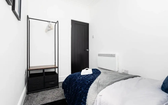 2 Bedroom Apartment-free Parking