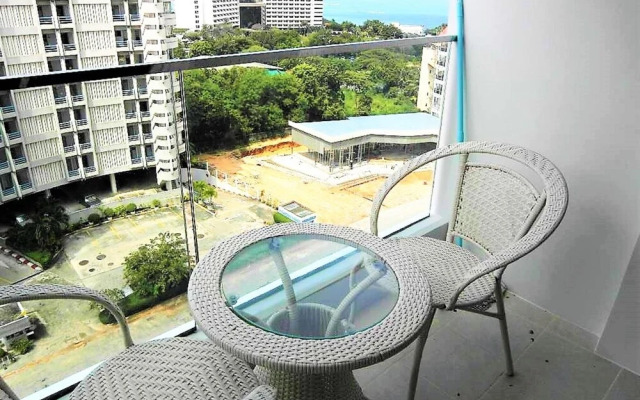 The Cliff sea & Pool Views Studio Apartment Pratumnak Pattaya