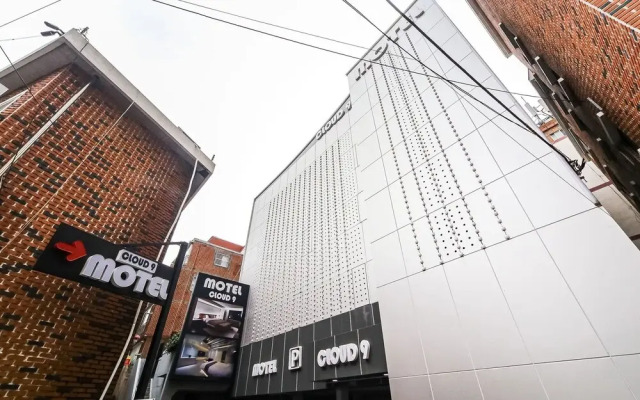 Busan Moonhyeondong Cloud Nine