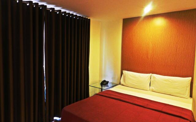 Salcedo Suites Hotel