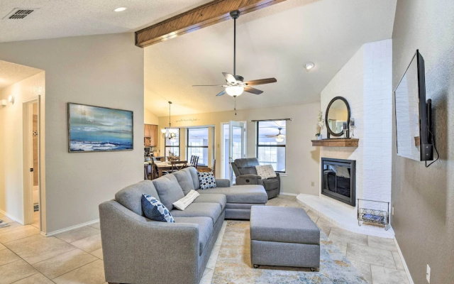 Granbury Home w/ Lake Granbury Access + Dock!