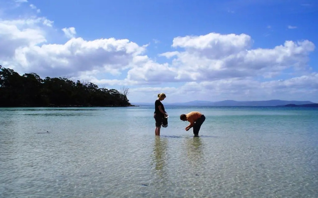 Bruny Island Escapes and Hotel Bruny
