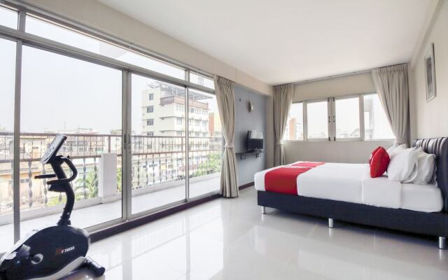 OYO 537 Na Banglampoo Hotel